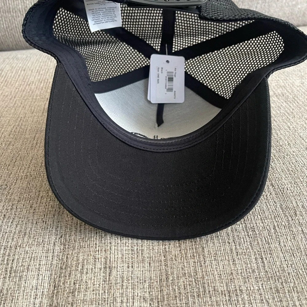 ALO Yoga Black Cap - Picture 2 of 2